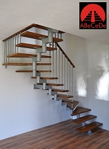 Schodi�t� tvaru U, z�bradl� klasik, n�lap buk, mo�eno o�ech(St��te�)