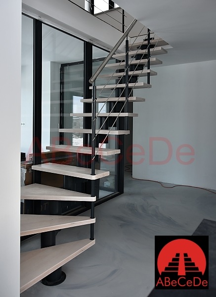 Modulov schodit tvaru L (Tinec)