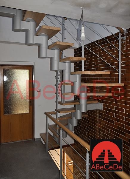 Modulov schodit tvaru U (Vsetn)