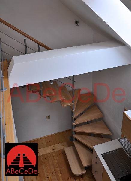 Modulov� schodi�t� se standardn�m z�bradl�m (Doln� Lukavice u Plzn�)